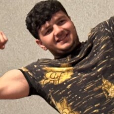 Иван, 21, Зверево