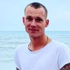 Никон, 30, Кировград