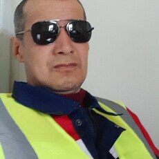 Ден, 40, Пересвет