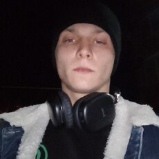 Валентин, 24, Урай