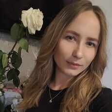 Оля, 28, Углегорск (ДНР)