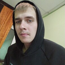Лаврентий, 24, Уссурийск