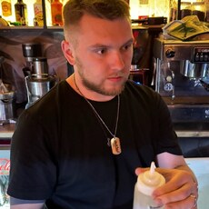Адриан, 26, Ейск