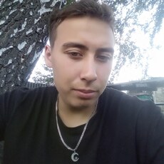 Пётр, 21, Волосово