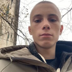 Ян, 19, Олёкминск