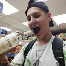 Владлен, 20, Липки