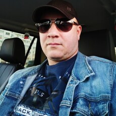 Радомир, 36, Певек