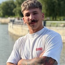 Юра, 25, Невельск