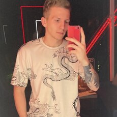 Мирон, 24, Докучаевск