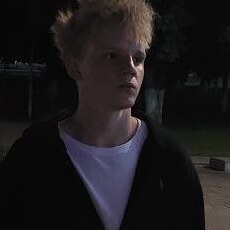 Лев, 18, Северск (ДНР)