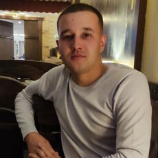 Олег, 29, Дегтярск