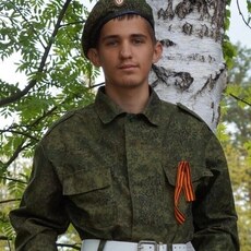 Лев, 20, Усмань