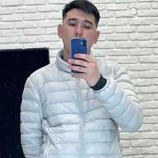 Виктор, 28, Томари
