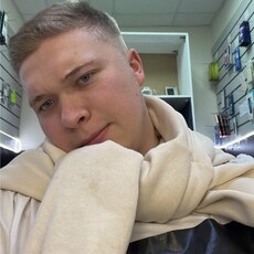 Адриан, 26, Нижняя Салда