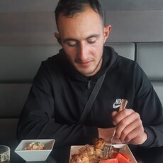 Вячеслав, 25, Удачный