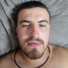 Федя, 25, Углегорск (ДНР)