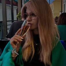 Лилия, 23, Родники