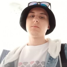 Нестор, 21, Клин