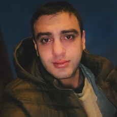 Артемий, 27, Родники