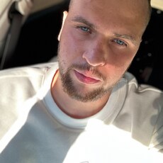 Вениамин, 26, Калачинск