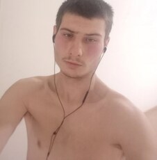 Эдуард, 21, Лабинск