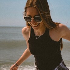 Оля, 24, Родники