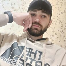 Илья, 26, Городище