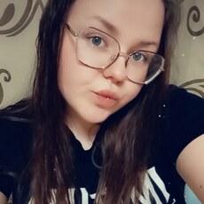 Лиля, 23, Луга