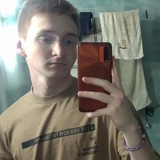 Толя, 20, Урень