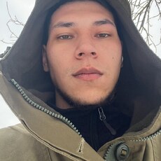 Артём, 26, Серпухов