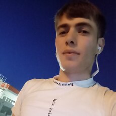 Леонид, 24, Кудрово