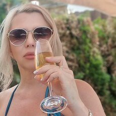 Любовь, 42, Ардон