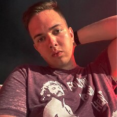 Оскар, 23, Короча