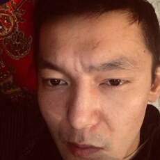Игорь, 30, Новогродовка
