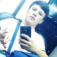 Арсений, 24, Нижняя Тура