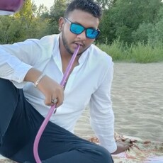 Артур, 27, Зеленогорск