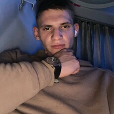 Тарас, 20, Нижний Тагил