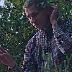 Артём, 25, Островной