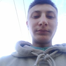 Родион, 25, Пласт