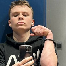 Анатолий, 20, Тула
