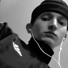Гена, 26, Нязепетровск