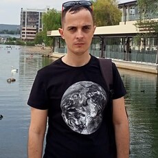 Виктор, 32, Красноармейск (Московская область)