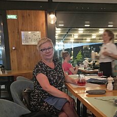 Александра, 57, Пласт