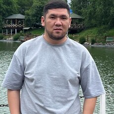 Артёмий, 31, Алагир