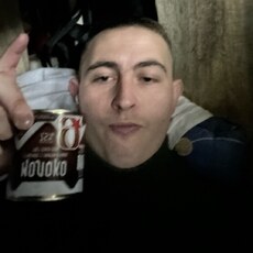Матвей, 24, Болотное