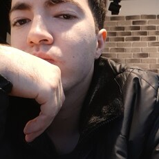 Арсений, 25, Угледар