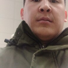 Вячеслав, 32, Кировск (Ленинградская область)