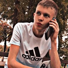 Петя, 21, Холмск