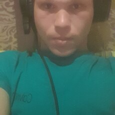 Евгений, 28, Харабали