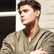 Константин, 19, Михайлов